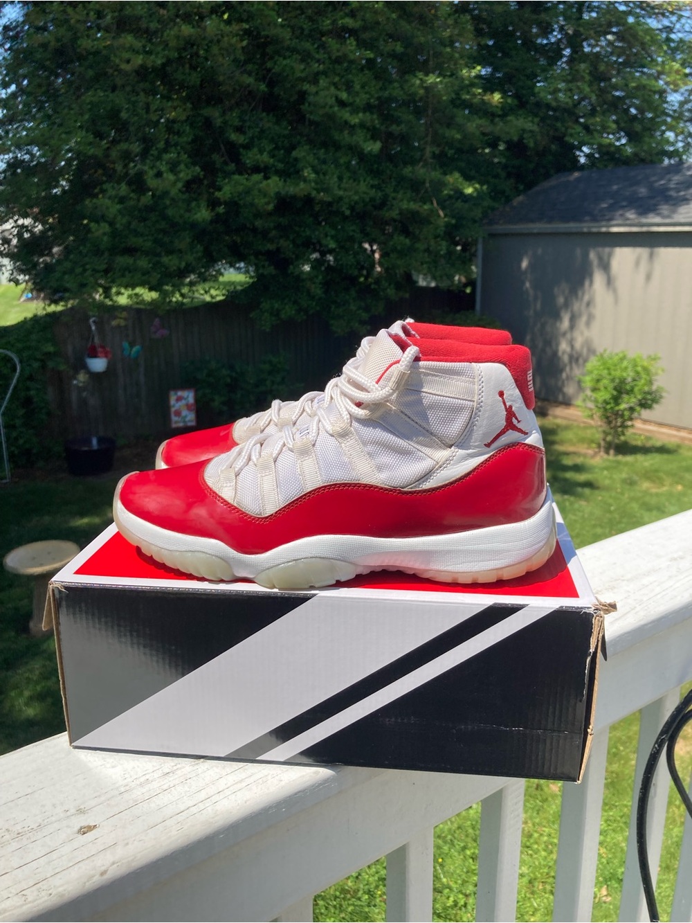 Nike Jordan 11 Cherry size 9.5 men